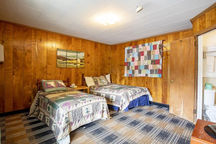 Lloyds on the River Country Inn by OYO