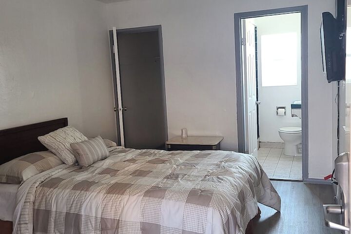 Room 21 of 36
