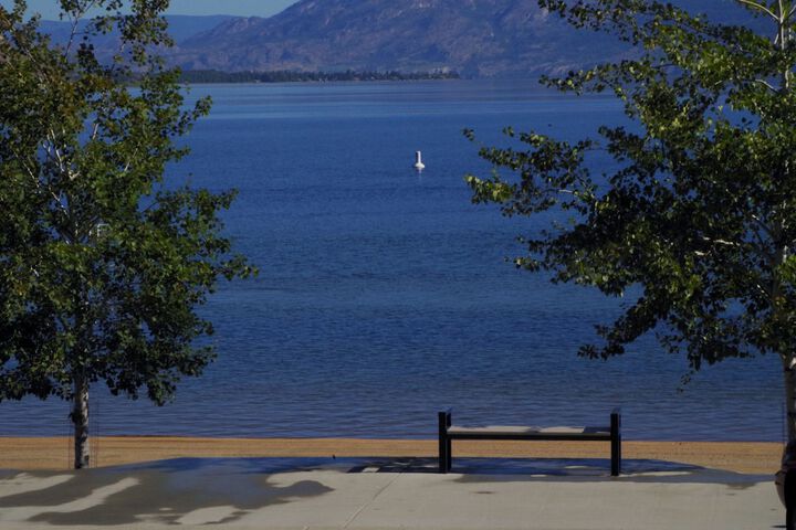 Okanagan Lakefront Resort