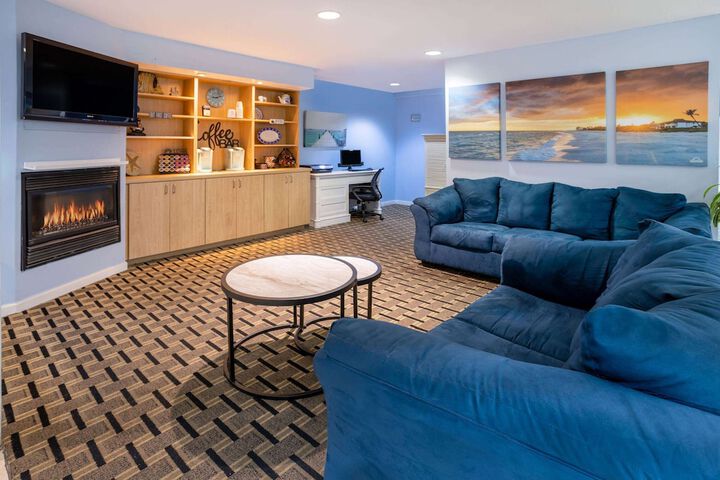 Hotel Interior 9 of 41