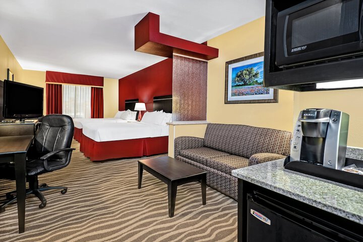 Room 15 of 46