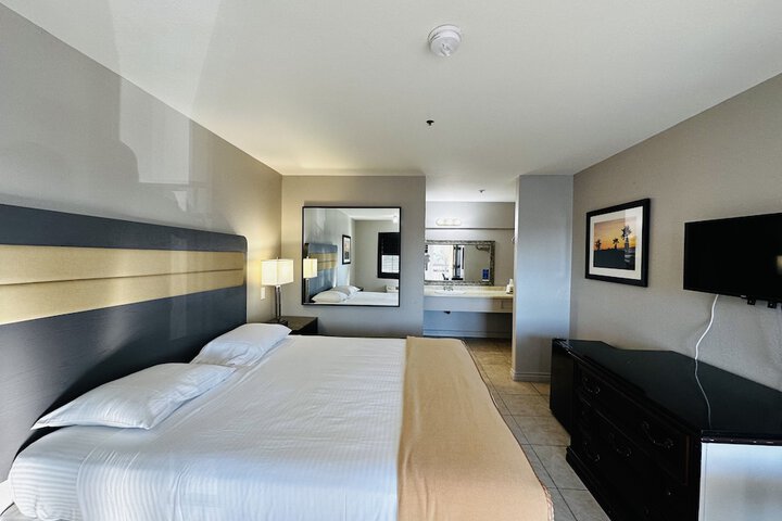 Room 19 of 19