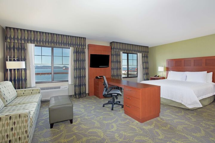Room 48 of 80