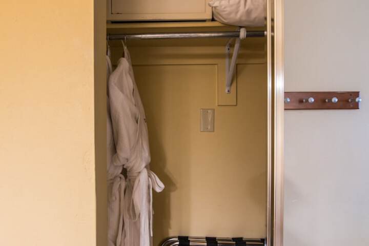 Room 40 of 87