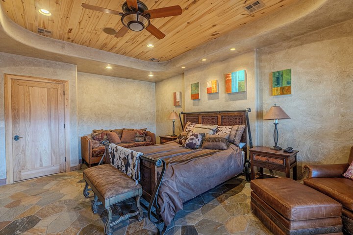 Cougar Ridge Resort