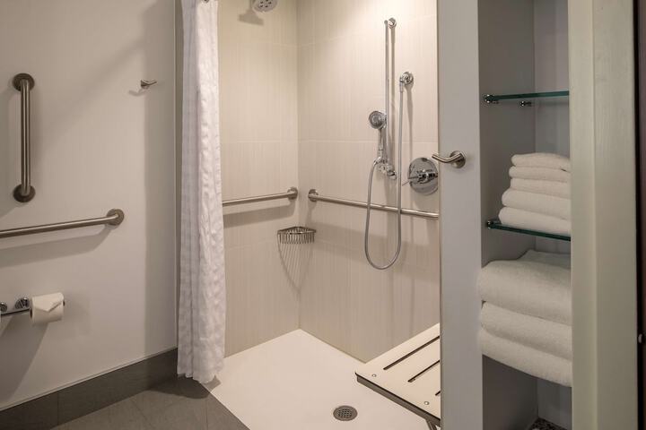 DoubleTree by Hilton Pittsburgh - Cranberry