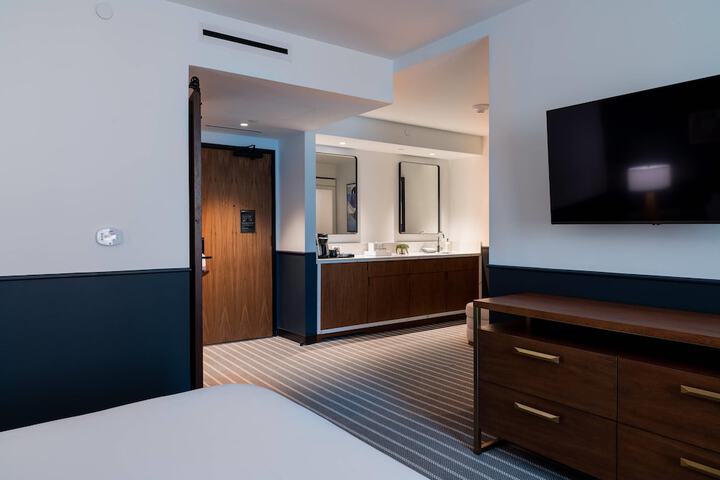 Cambria Hotel Boston Somerville
