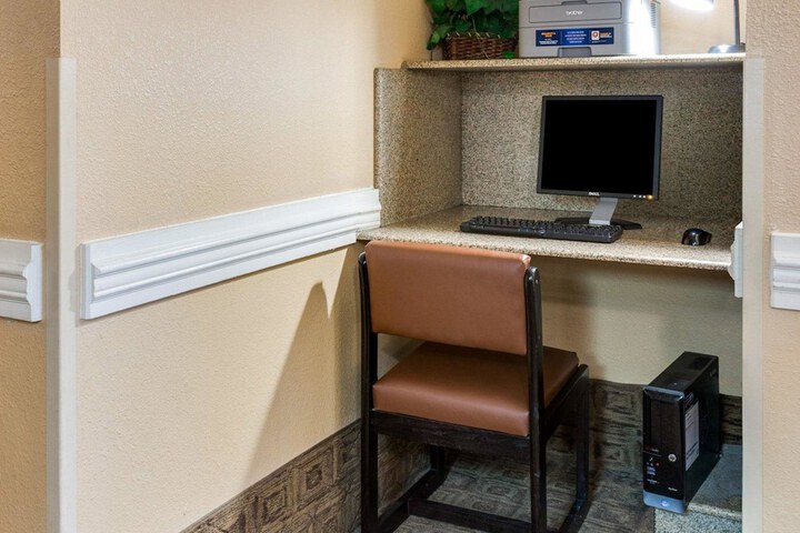 Business Center 30 of 30
