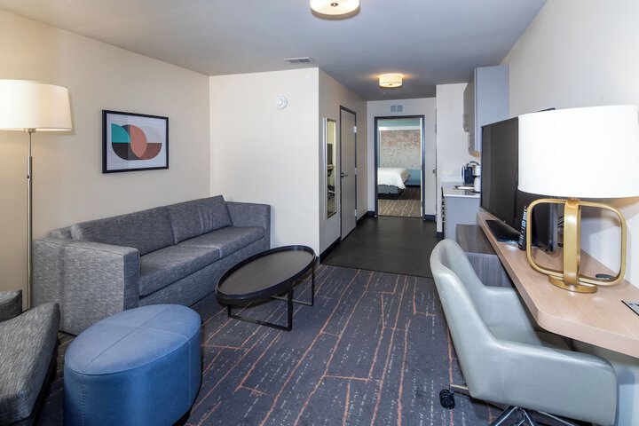 Room 33 of 58