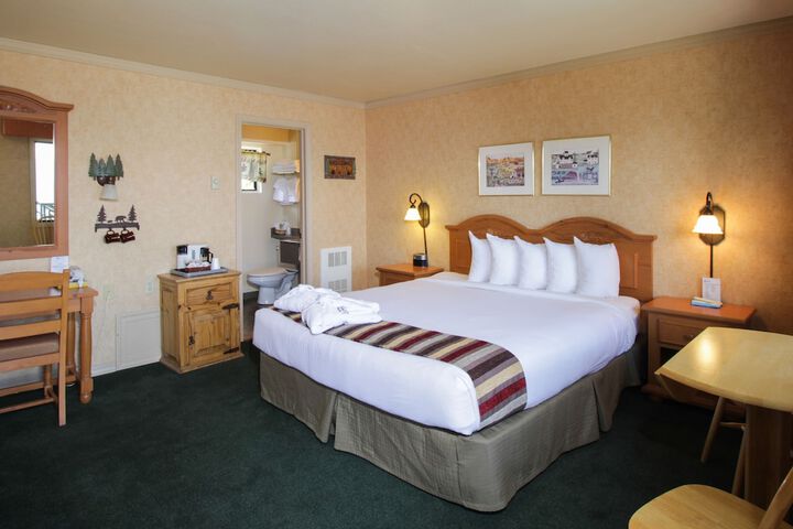 Pepper Tree Inn