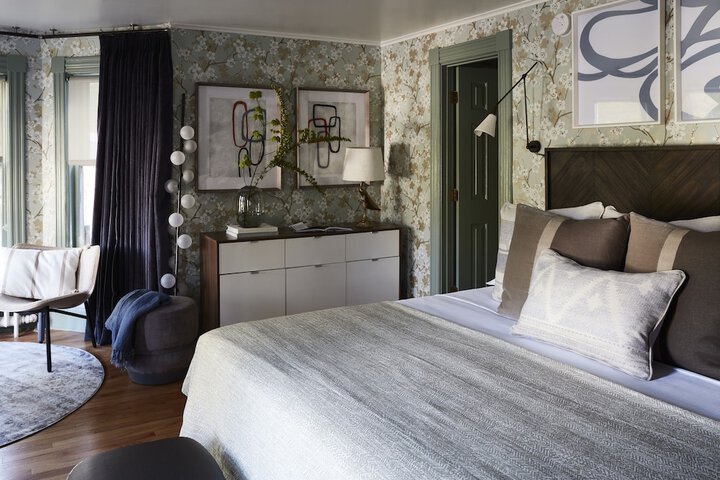 Room 26 of 75
