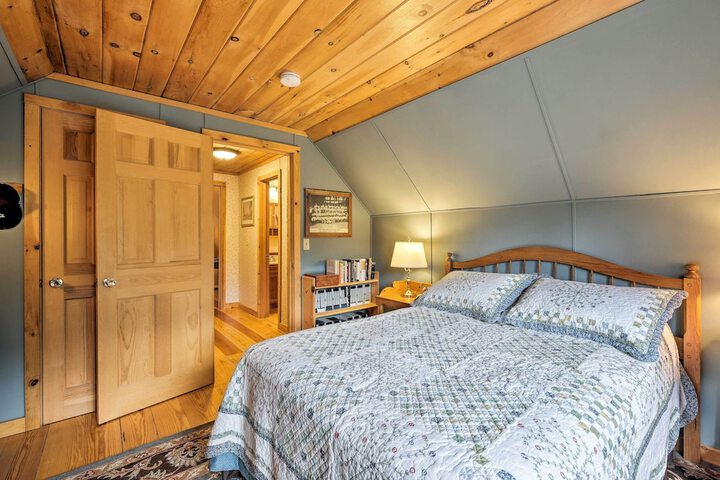 Jacksonville Cabin w / Wraparound Deck & Views
