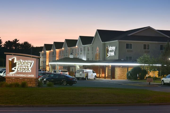 Cedar Creek Hotel Wausau - Rothschild