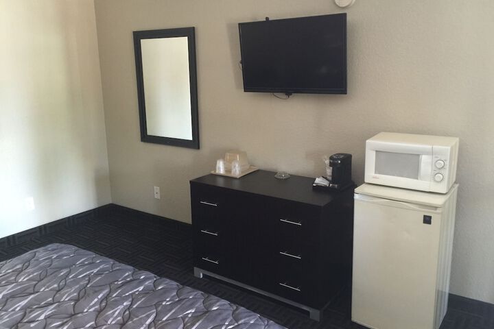 Room 11 of 20
