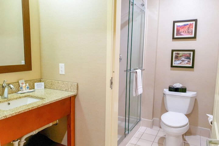 Comfort Inn & Suites Logan Near University