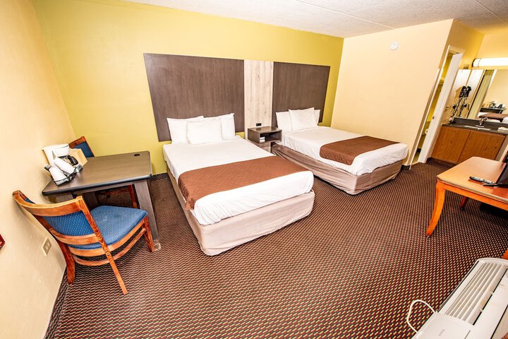Room 10 of 31