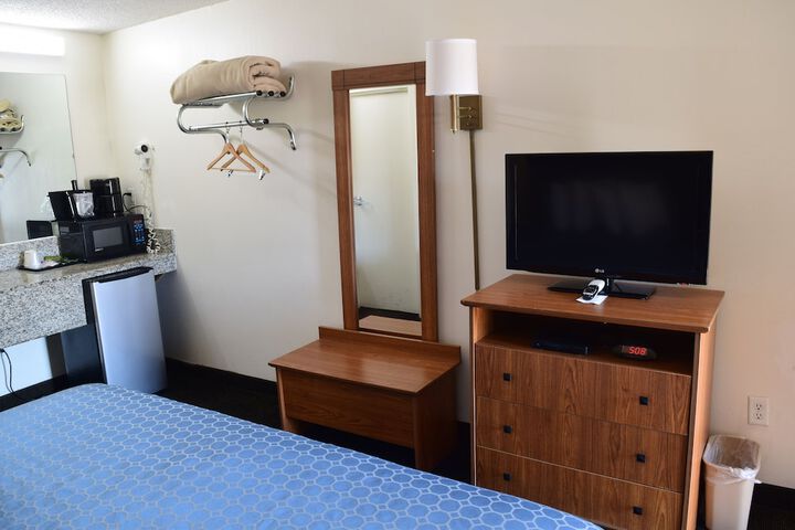 Room 7 of 26