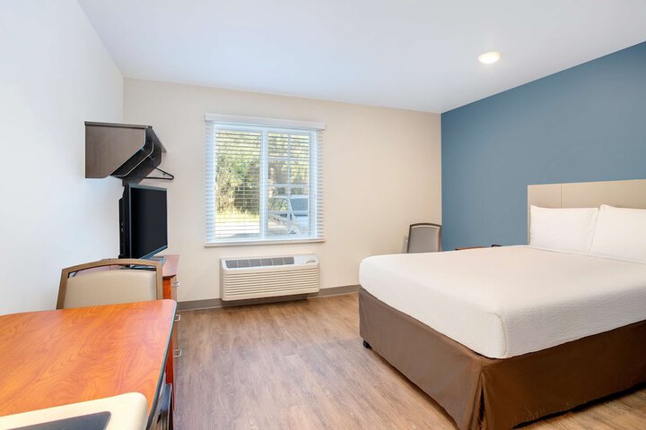 Room 7 of 18