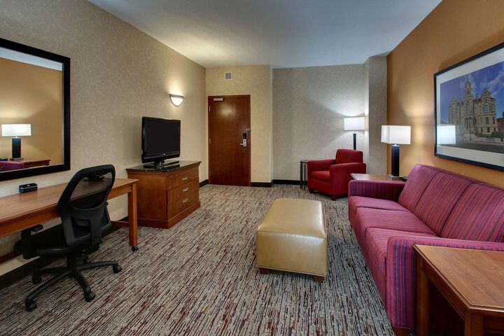 Room 33 of 90