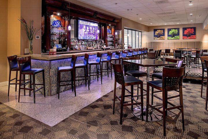 DoubleTree by Hilton St. Louis - Westport