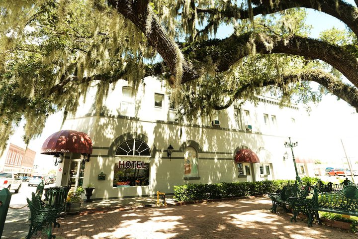 Oaak Tree Hotel