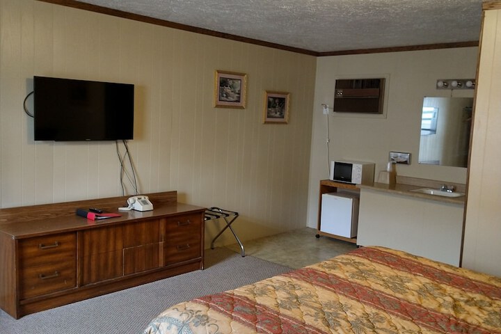 Budget Host 4 U Motel