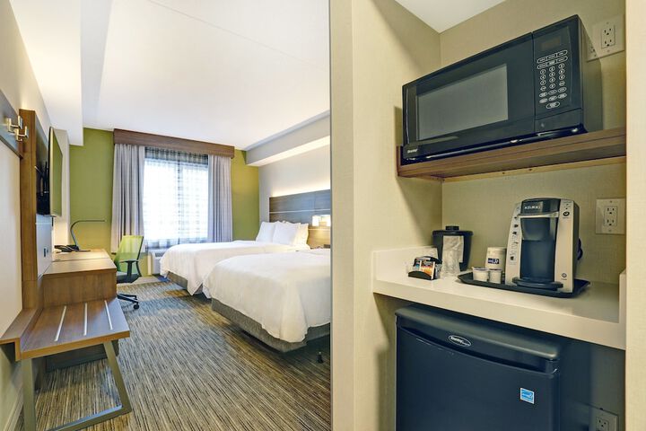 Room 7 of 40