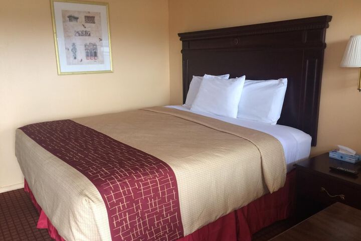 Room 11 of 23