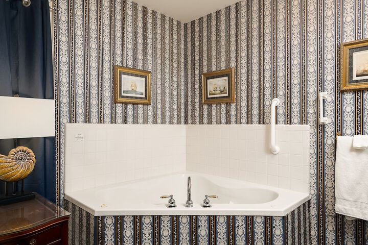 Room 23 of 62