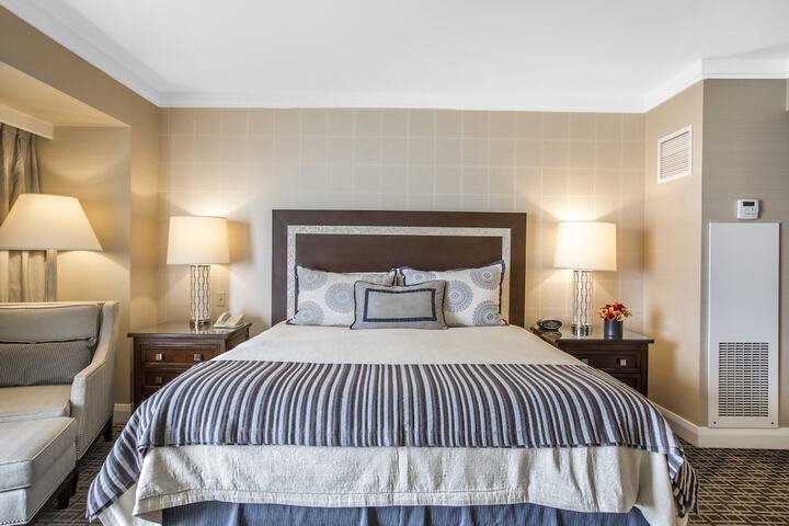 Room 42 of 127