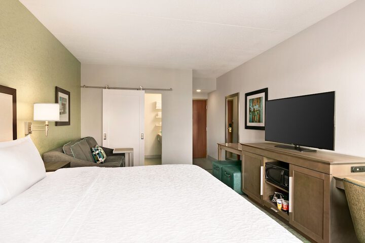 Room 21 of 37
