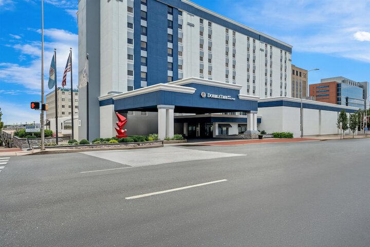 DoubleTree by Hilton Downtown Wilmington - Legal District