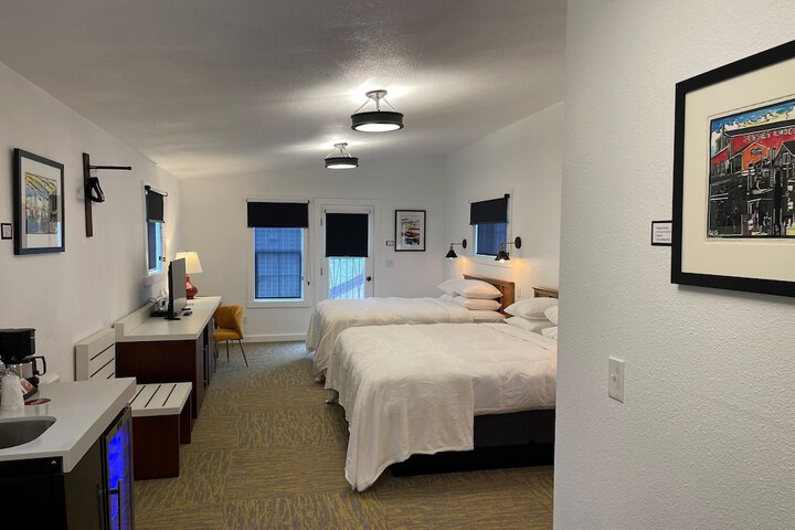 Room 44 of 63