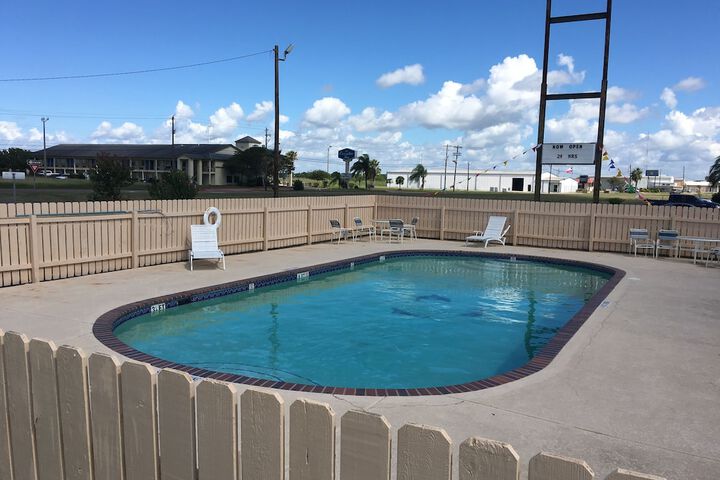 Pool 12 of 46