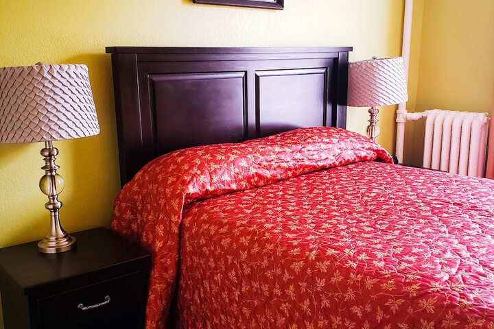 Room 102 of 140