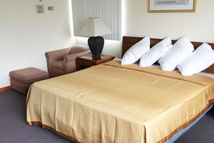 Room 6 of 20
