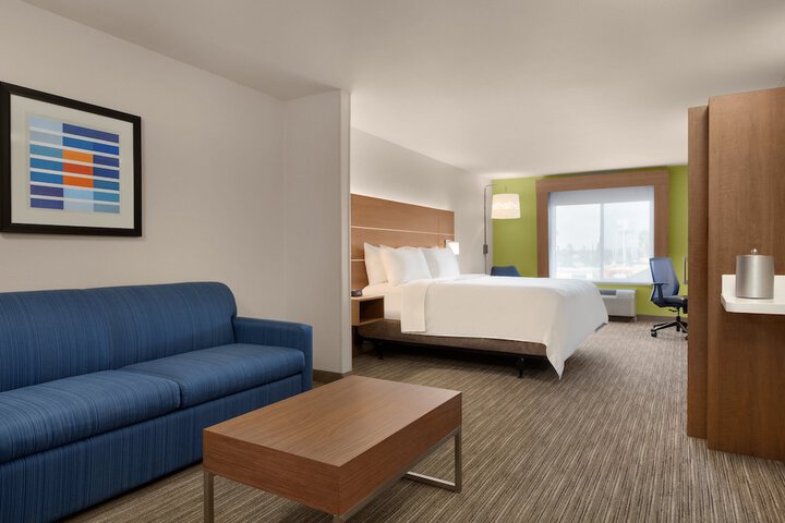 Room 37 of 53