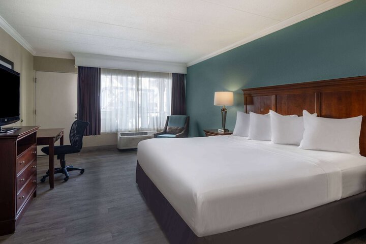 The Sandbar Hotel Trademark Collection by Wyndham
