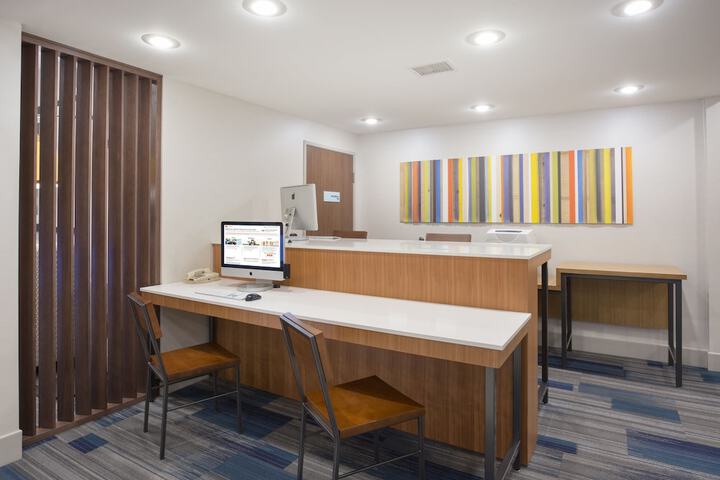Business Center 39 of 39