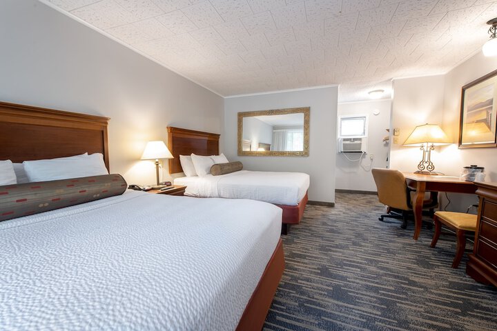 Scottys Lakeside Resort