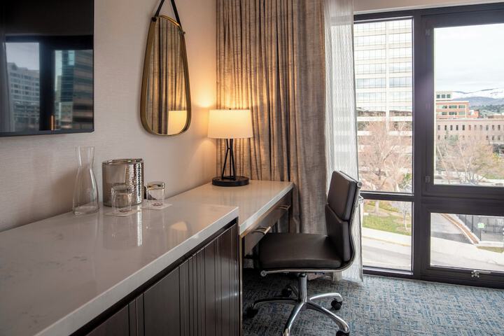 Room 22 of 36