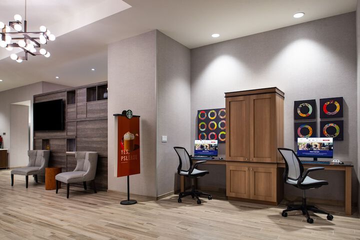 Business Center 69 of 71