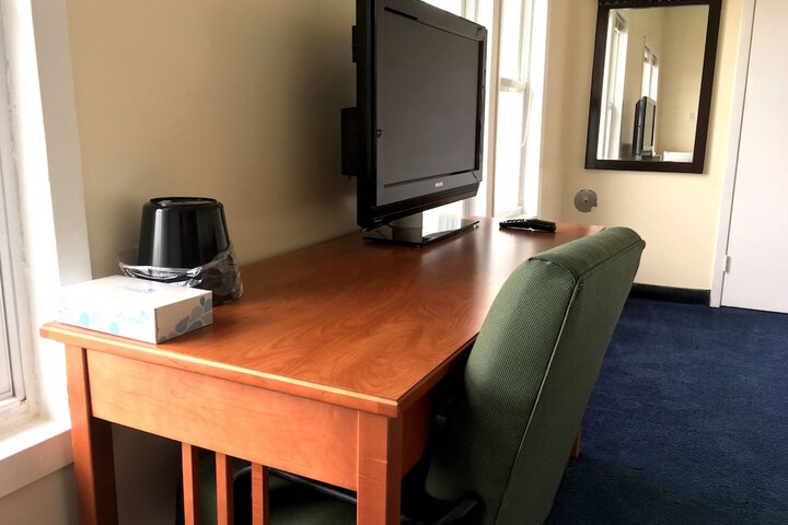 Room 30 of 34