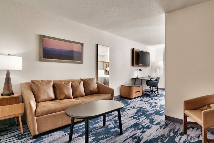 Room 16 of 38