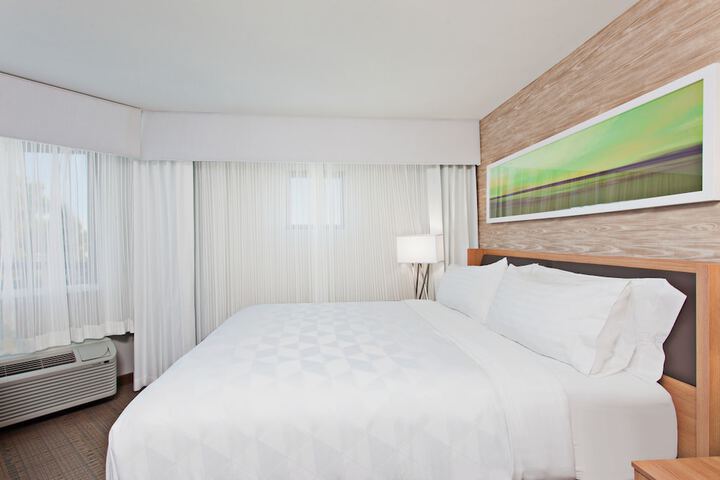 Room 14 of 28