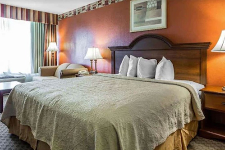 Room 15 of 23