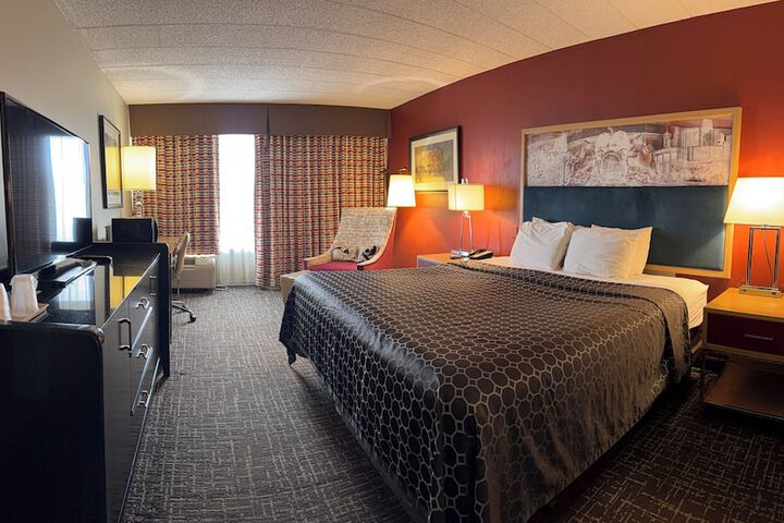 Exton Hotel & Conference Center