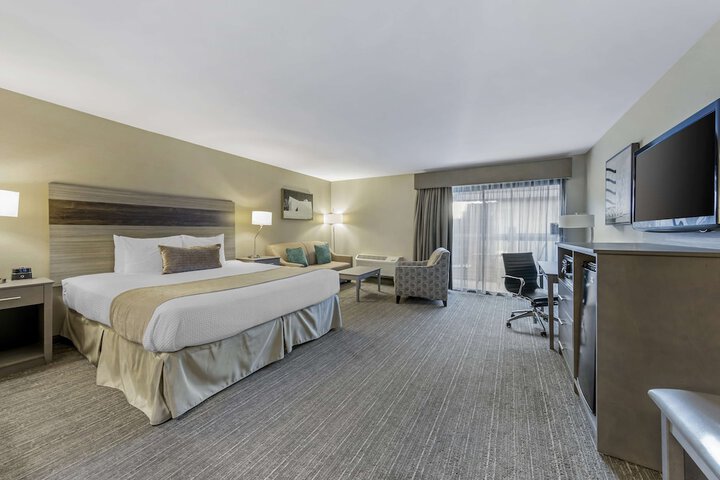 Best Western Plus Executive Inn
