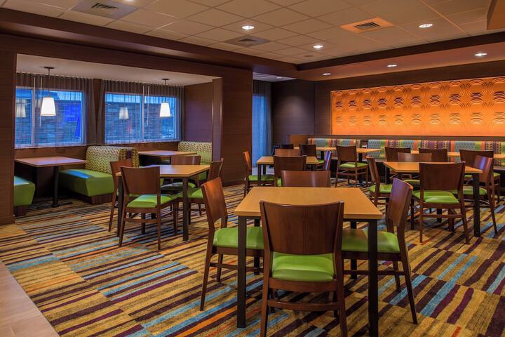 Fairfield Inn & Suites St. Louis Westport