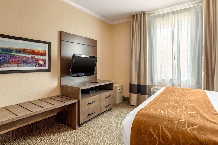 Room 15 of 30